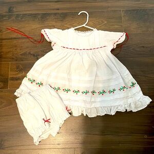 Busy bees Christmas dress with matching bloomer. 2T worn once.